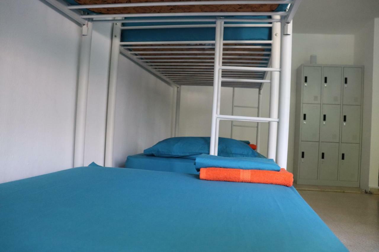 Armonia Hostel *