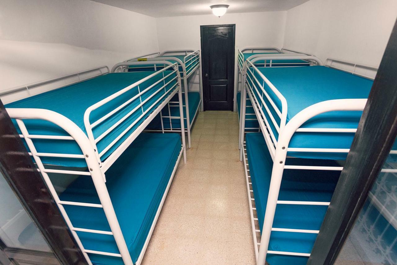 Armonia Hostel *